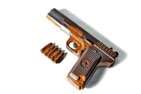 Шоколад фигурный набор 22 Пистолет и патроны